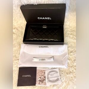 Chanel zipped wallet